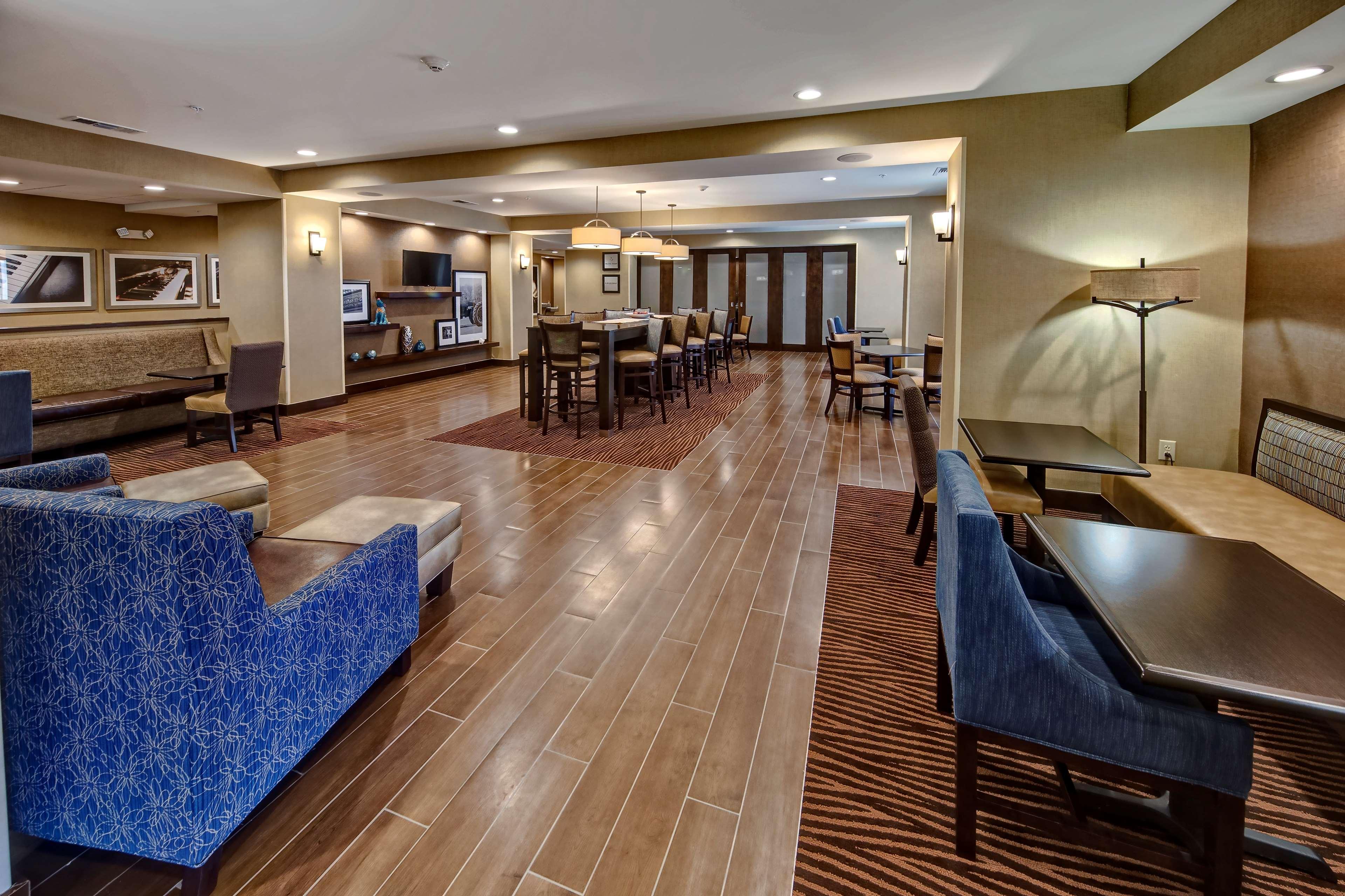 Hampton Inn Indianola エクステリア 写真