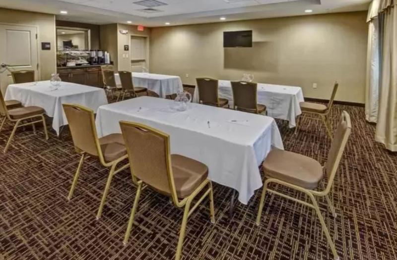 Hampton Inn Indianola エクステリア 写真